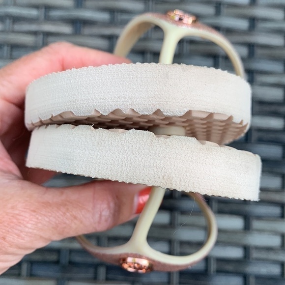 Michael MICHAEL KORS Girls Flavia Flip Flops - Vanilla/Rose Gold - Picture 10 of 11